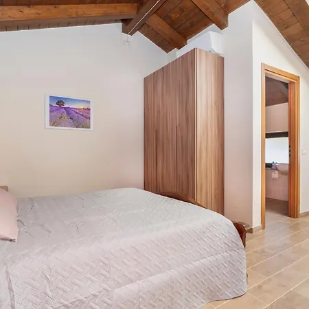 Holiday home Viverone - La Borgata X12 Castello (Varese)