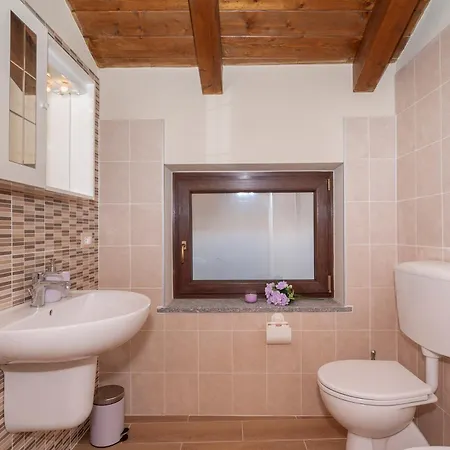 Viverone - La Borgata X12 *